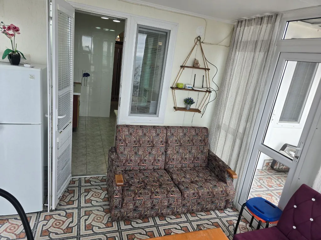 2-комнатная квартира с террасой и с видом на море