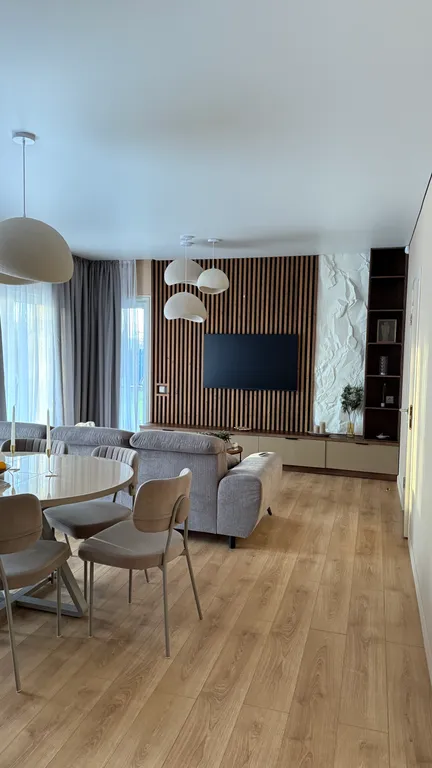 Дом с сауной и террасой а видом на сад