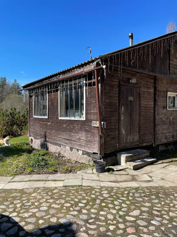 Дом в уникальном месте на берегу озера