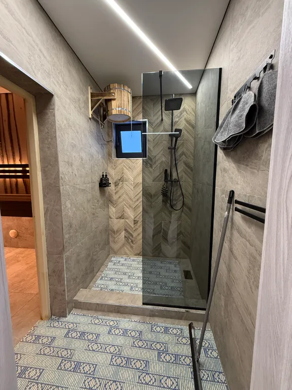 Гостевой дом с баней и чаном в лесу