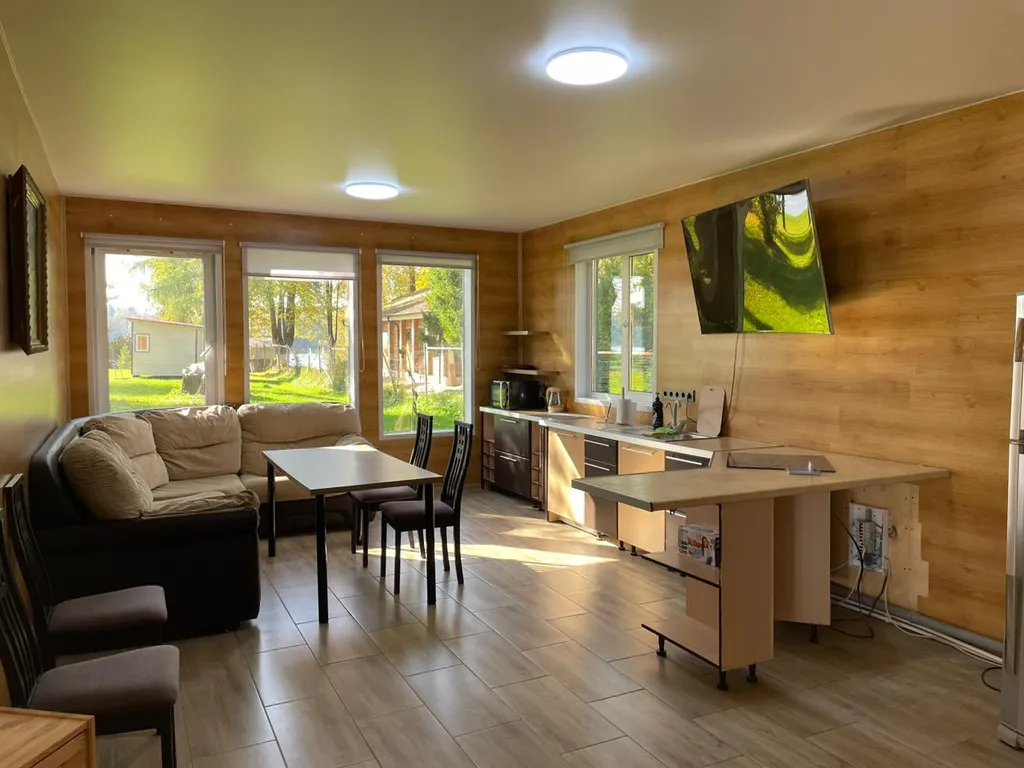 Дом на берегу реки Волга