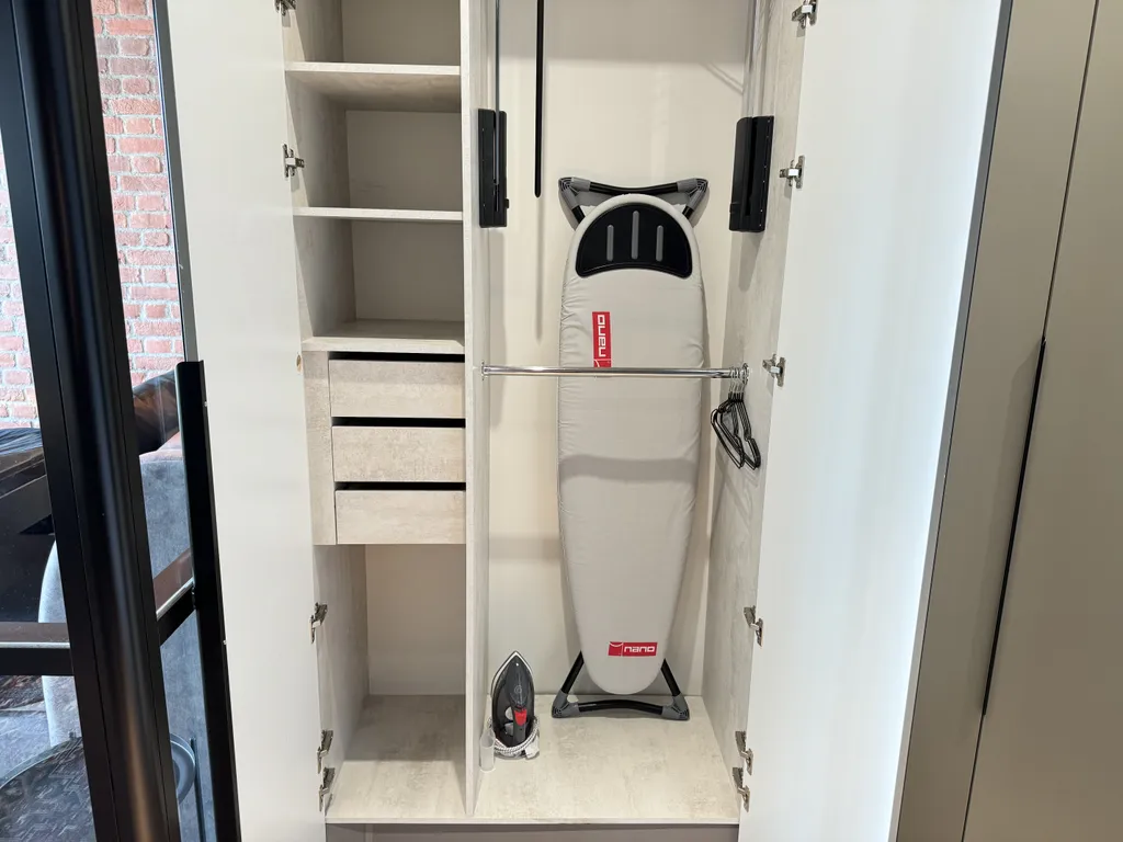 Дизайн-студия с видом на город