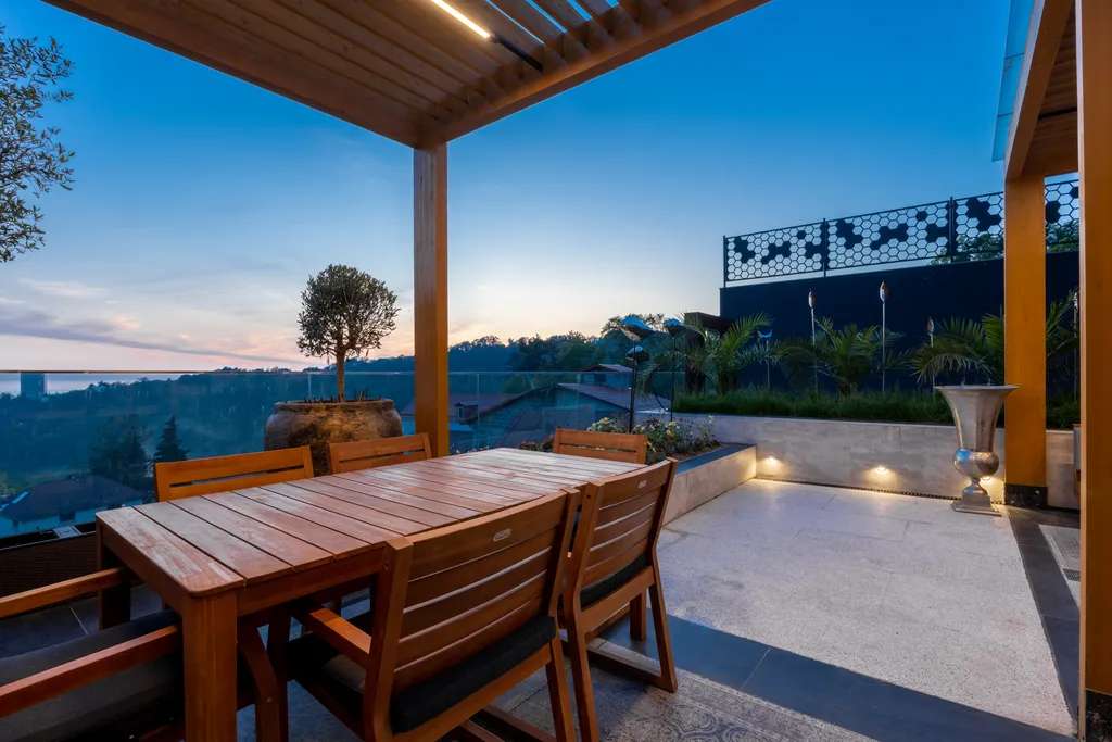 Современная вилла с красивым видом на море