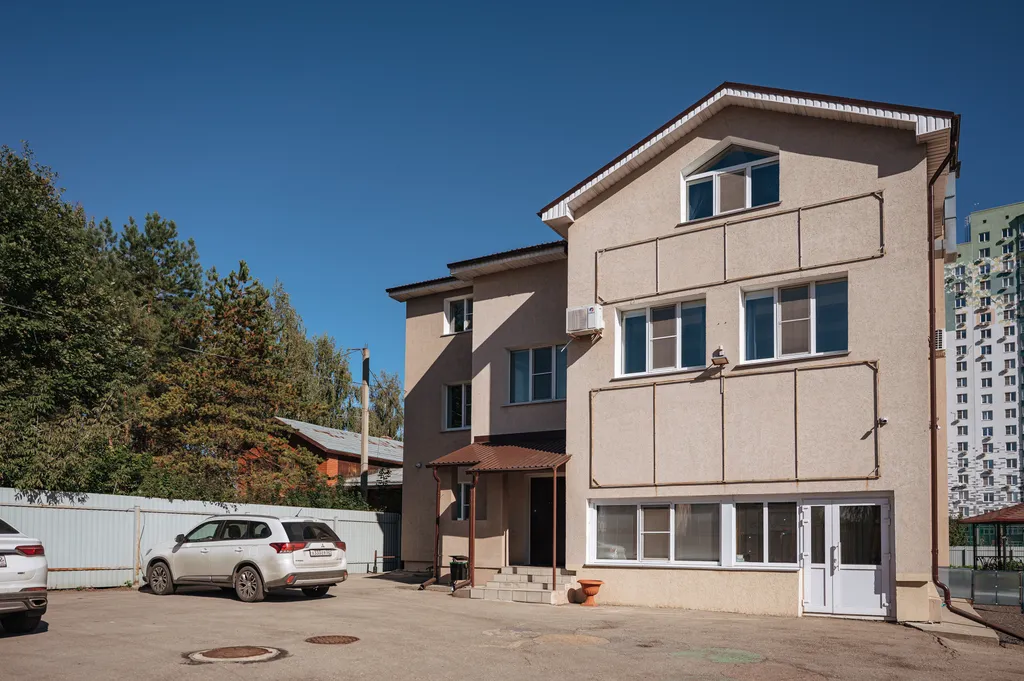 Уютная студия с личной бесплатной парковкой, рядом с гребным каналом