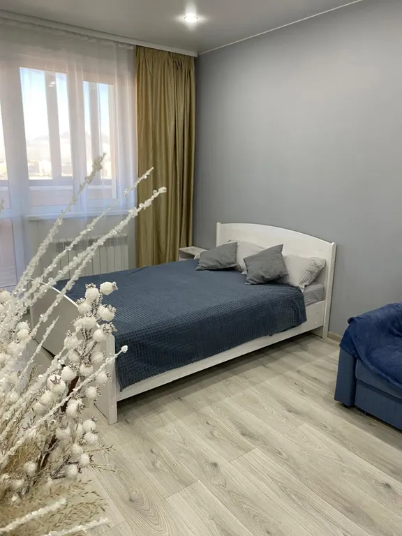 Красивая студия в центре города на 3 места, рядом с Площадью Советов.