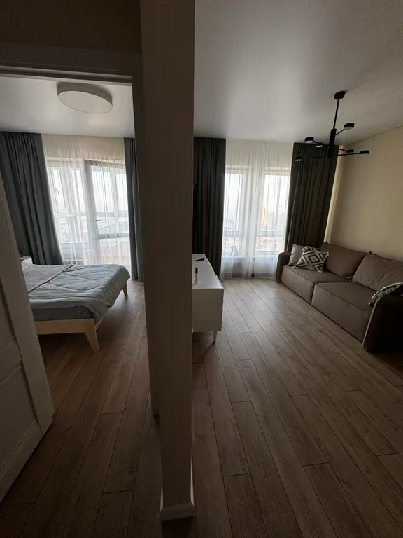 Новая стильная квартира с панорамным видом на море и рядом с пляжем