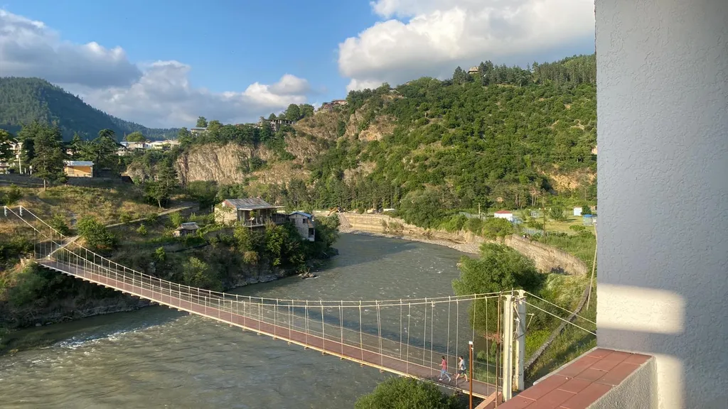 Квартира на 5 этаже с видом на горе