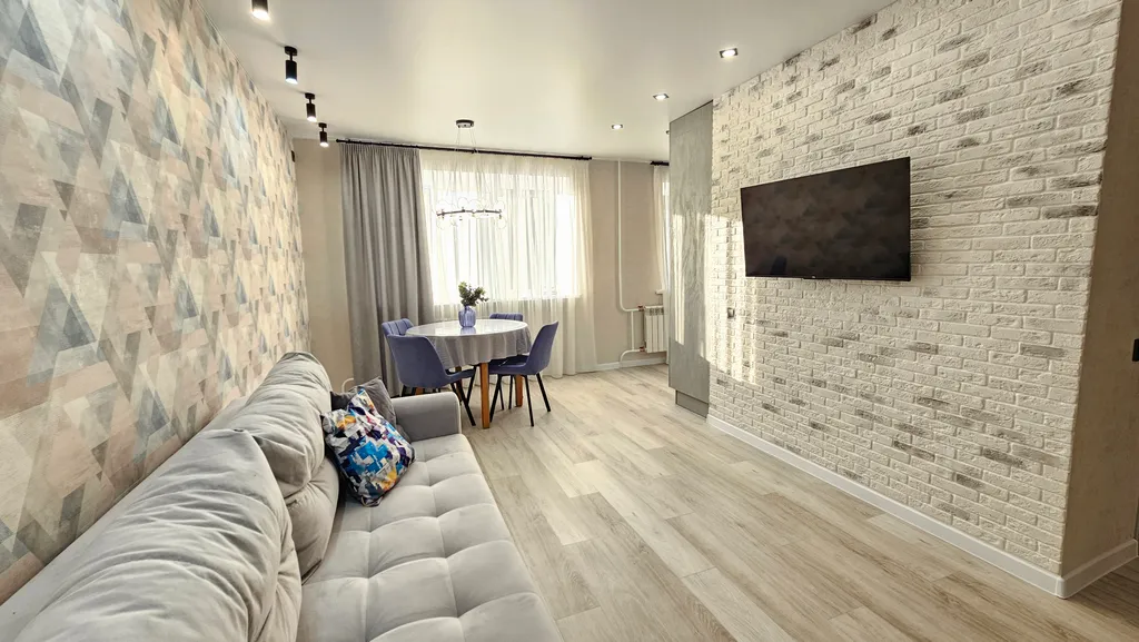 2-комнатная квартира в центре города — аренда посуточно в Нижнекамск