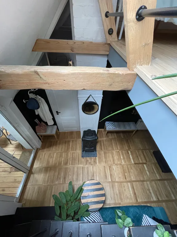 Двухуровневые апартаменты 33/3 house с камином и мангалом