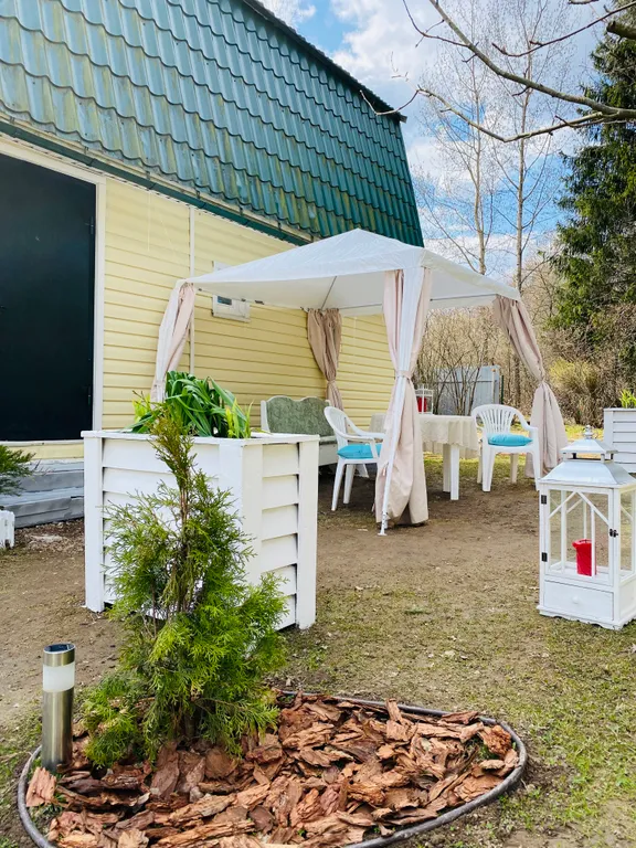 Домик в лесу с баней