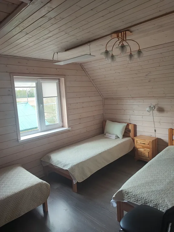 Просторный деревянный коттедж, половина дома 2 этажа 2П