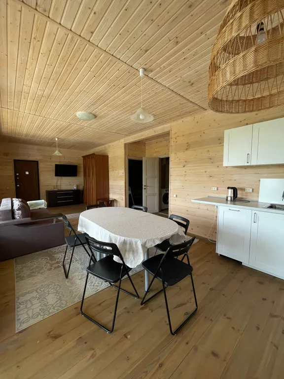 Дом для большой компании с видами на горы и озеро