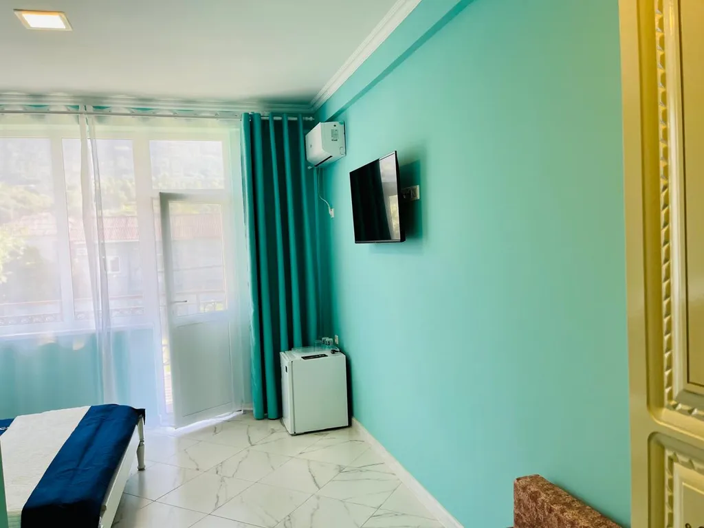 Квартира Квартира Гостевой дом "Витторио" с панорамным видом на горы — Гагра