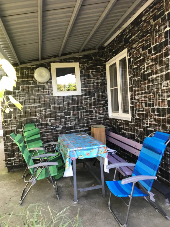 Половина дома с отдельным входом, с садом на берегу Чёрного моря