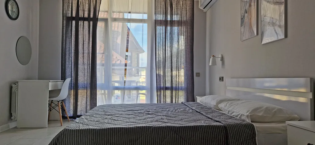 Современные апартаменты с кухней с видом на горы