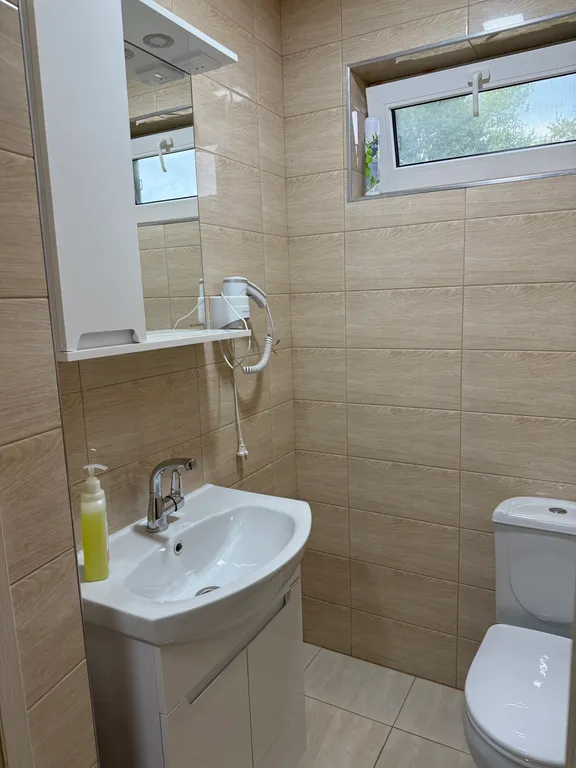 Домик для отдыха с банькой и теплым бассейном