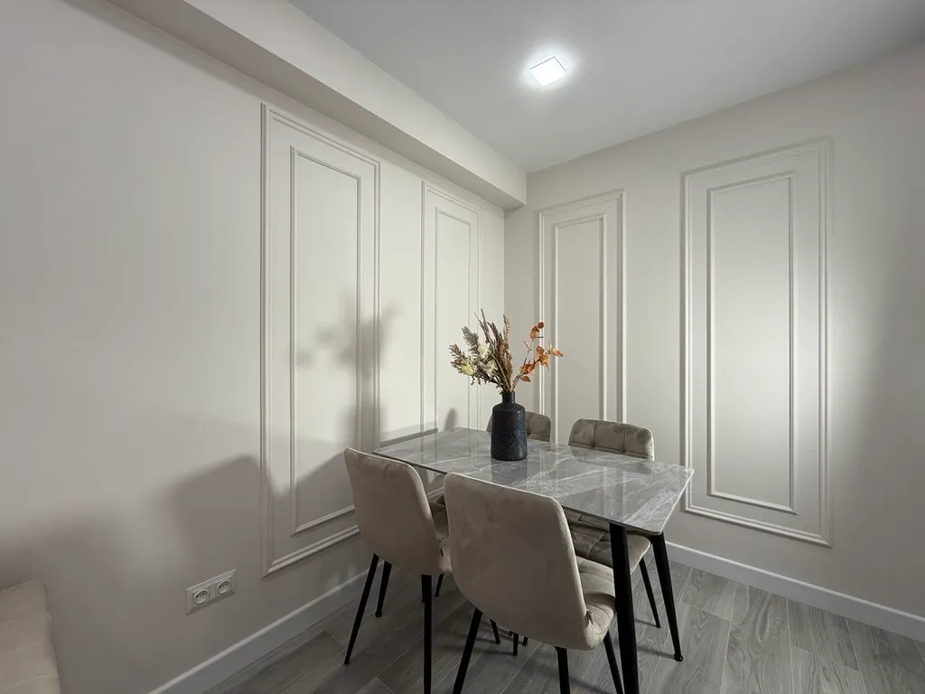 New trendy 1bd apt, Unbeatable location