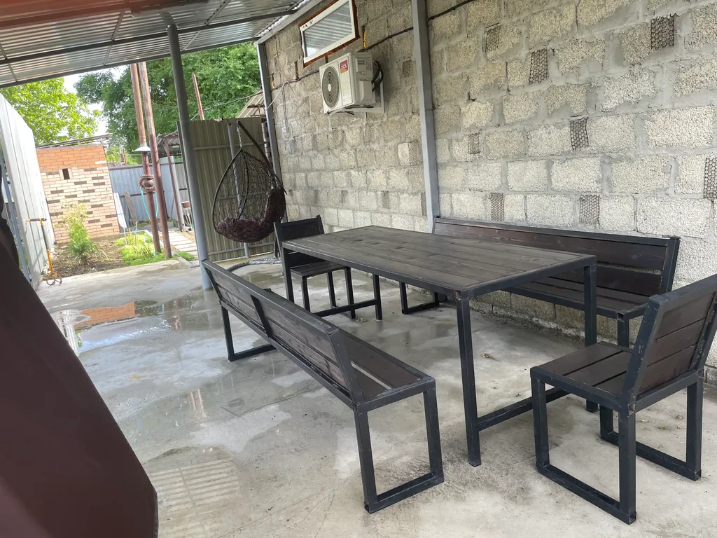 Частный дом в центре поселка