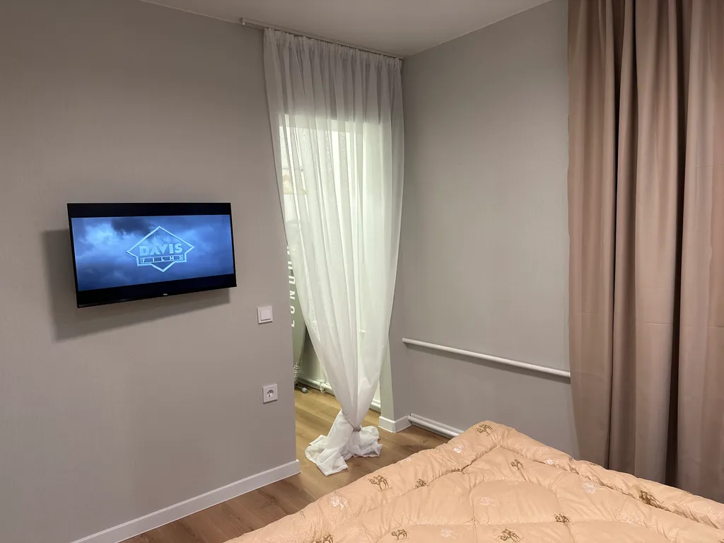 Соната - дизайнерская 1-комнатная квартира евро-2 в самом центре у ЦУМа