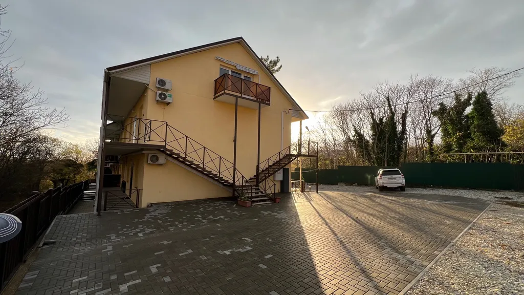 Евродвушка с отдeльной спальней и кухней с диваном