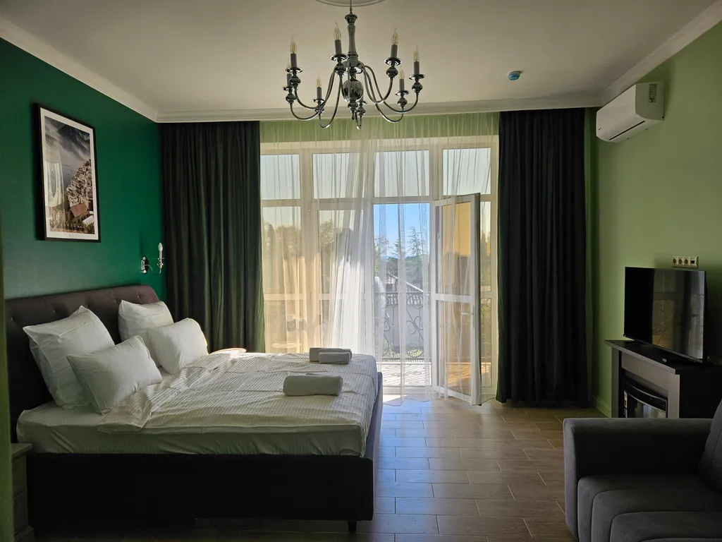 Квартира Апартаменты люкс в отеле Атлас — аренда посуточно в Гудаута