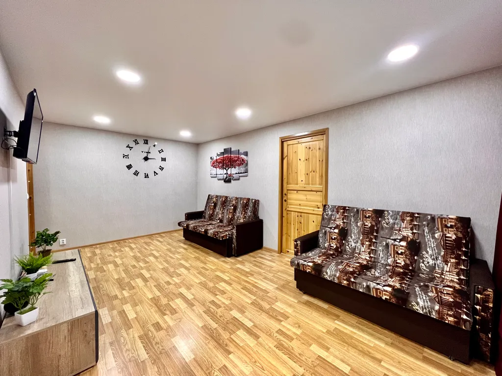 Двухкомнатная квартира в центре возле ряда сетевых магазинов