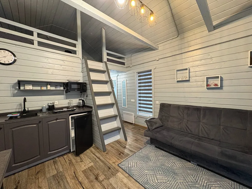 Дом с сауной на берегу реки