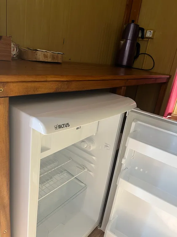 Бунгало в сосновом лесу на берегу Средиземного моря, Турция