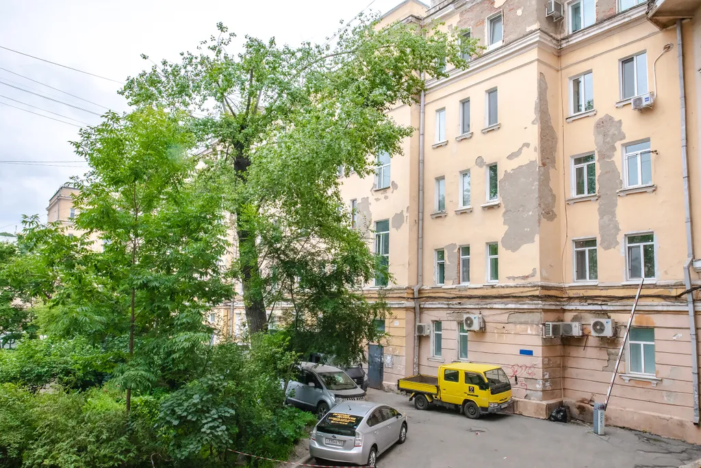 Квартира Уютная комната-студия на площади Луговой ждет Вас — Владивосток