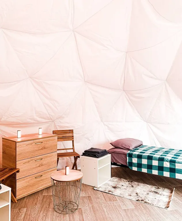 Уютный купол на острове Кунашир