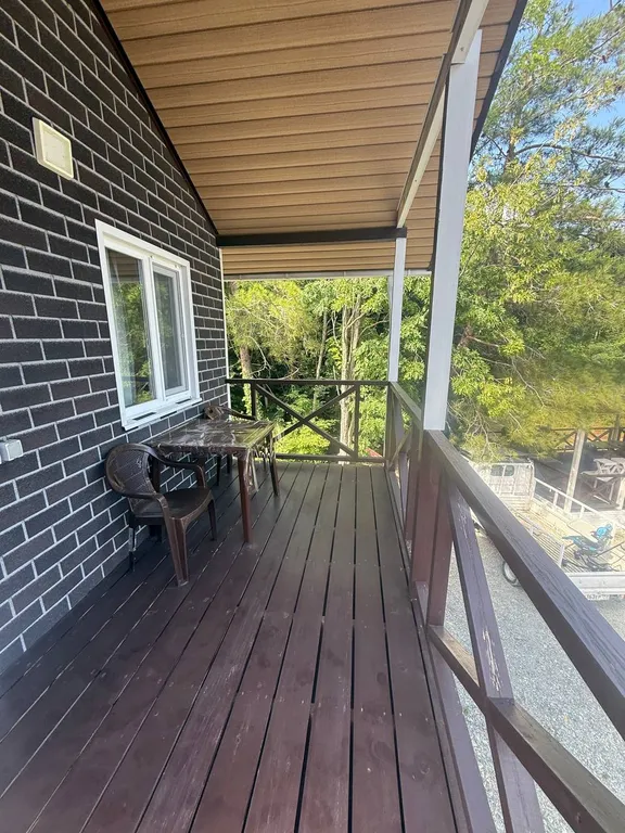 Уютный домик в соснах