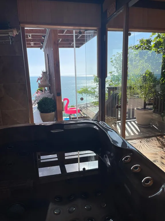 Дом с  бассейном, финской сауной, джакузи и шикарным видом на море