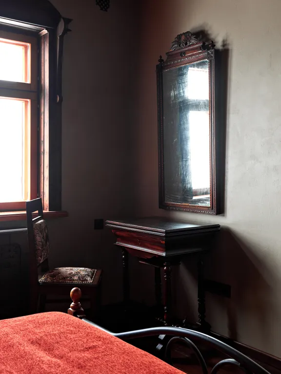 Готический замок Гранат Альдога