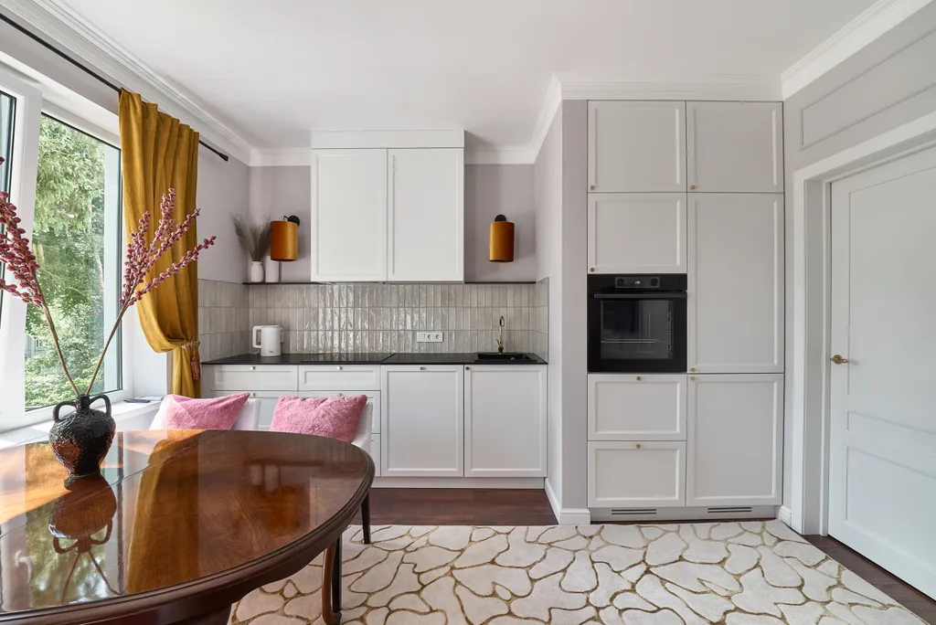 Двухкомнатная дизайнерская квартира в центре by Karmann`s Apartments