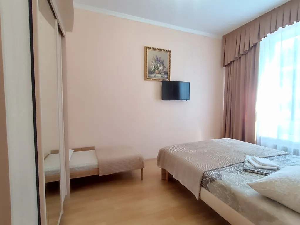 Уютная 2-х комнатная квартира с большой кухней