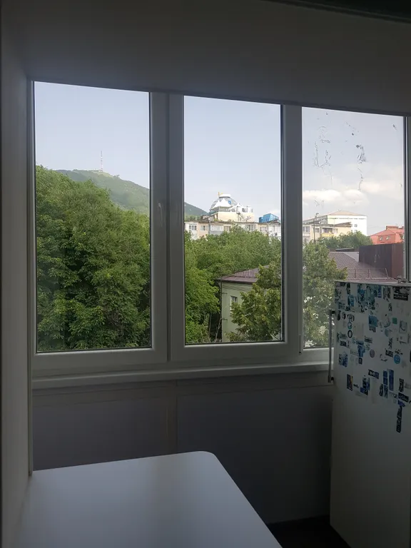 Светлая и уютная квартира в центре города с видом на гору Машук