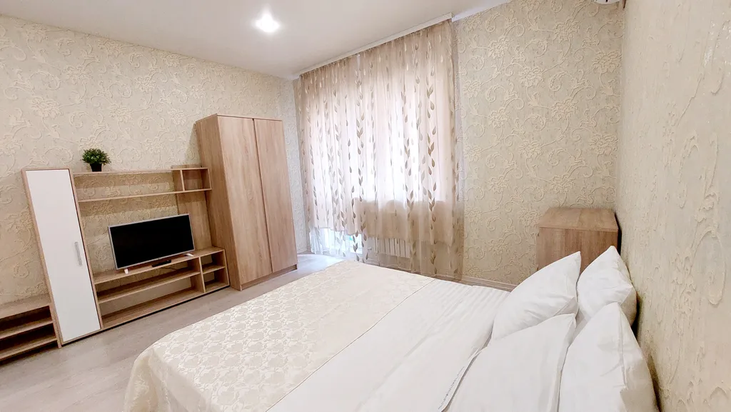 Евротрешка возле гипермаркета Мега и Леруа Мерлен