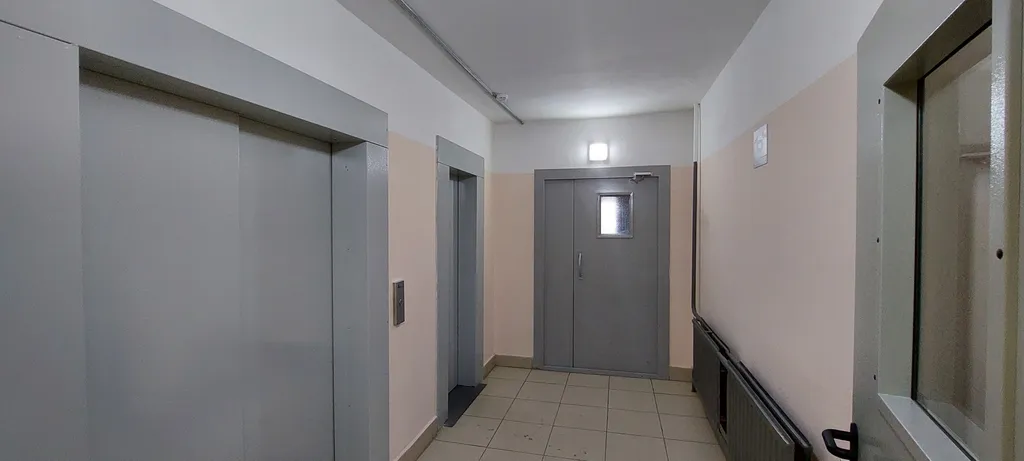 Квартира Квартира 3-х комнатная у метро Комендантский пр-т — Санкт-Петербург