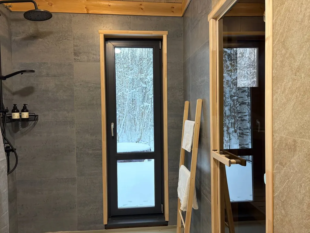 Уютный домик с сауной у леса