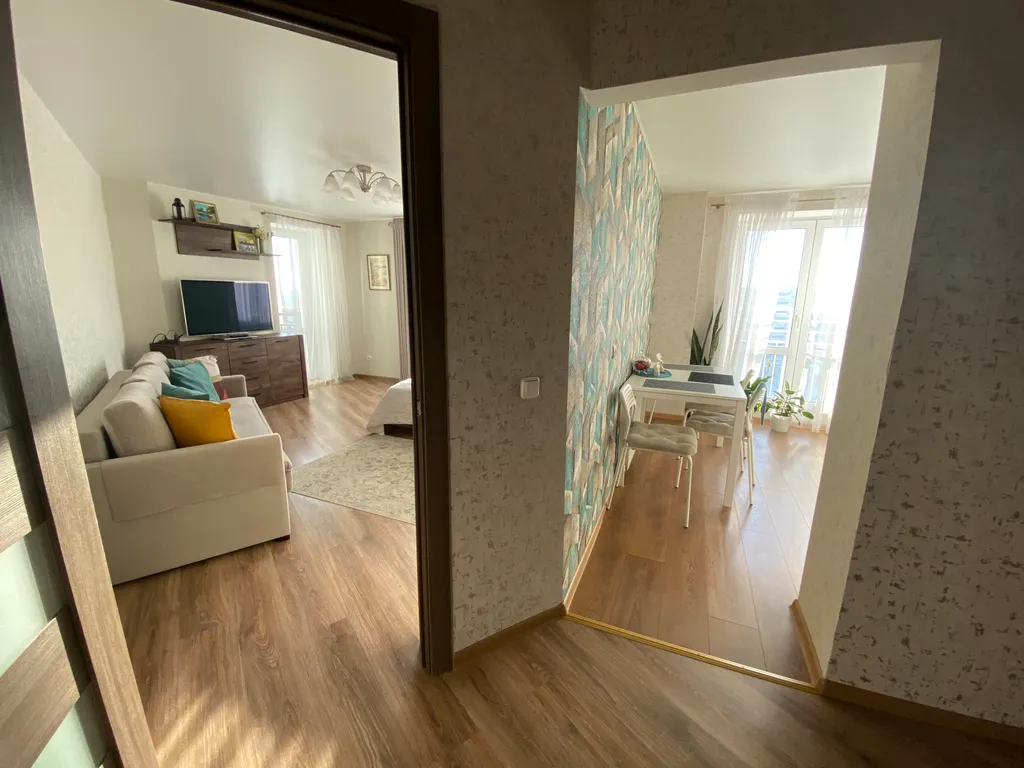 Уютная квартира в новом доме с большой парковкой