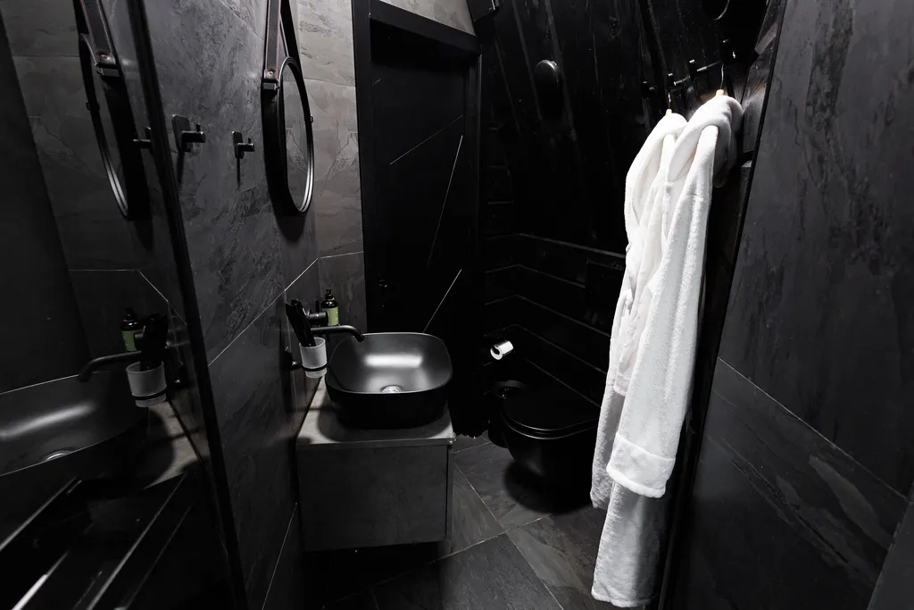 Дом-пирамида с 360 панорамой на лес