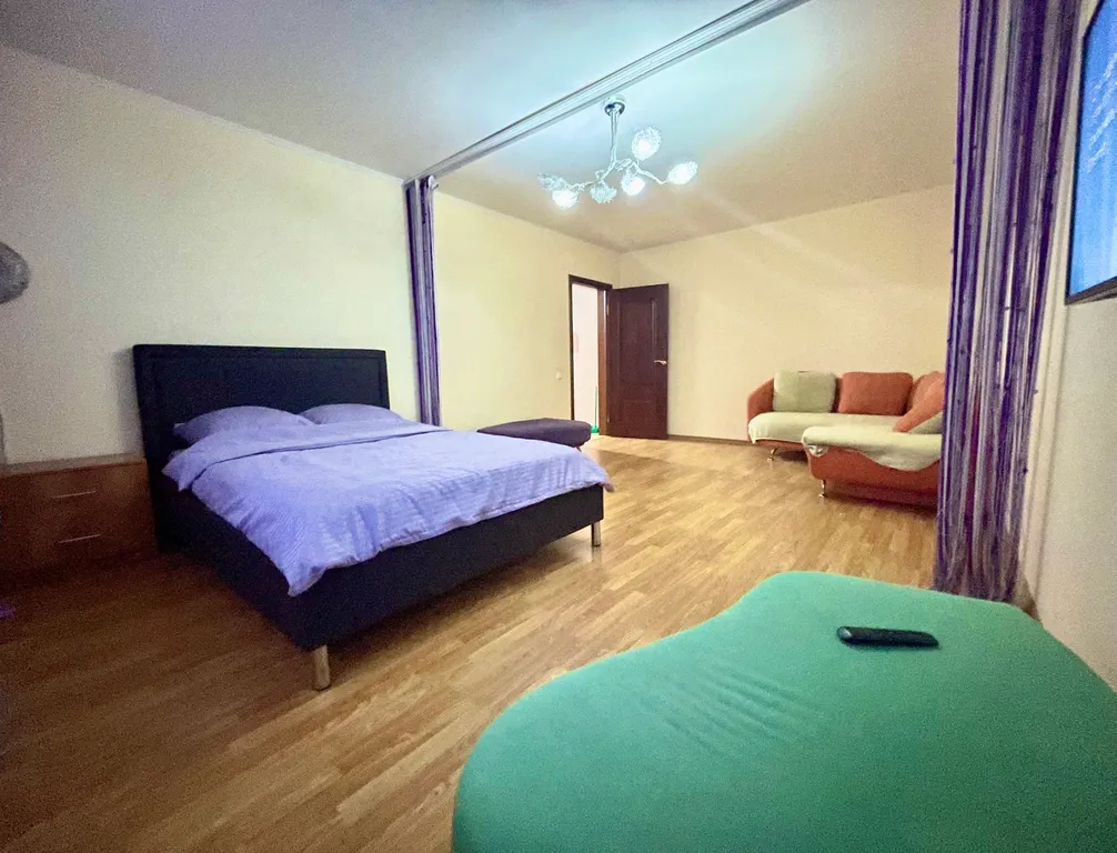 Большая однокомнатная квартира — аренда посуточно в Бронницы