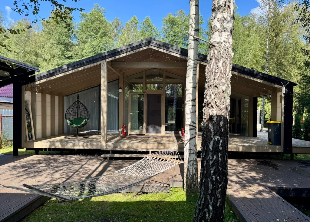 Коттедж Дом с верандой в лесу (3 спальни) — Дубна