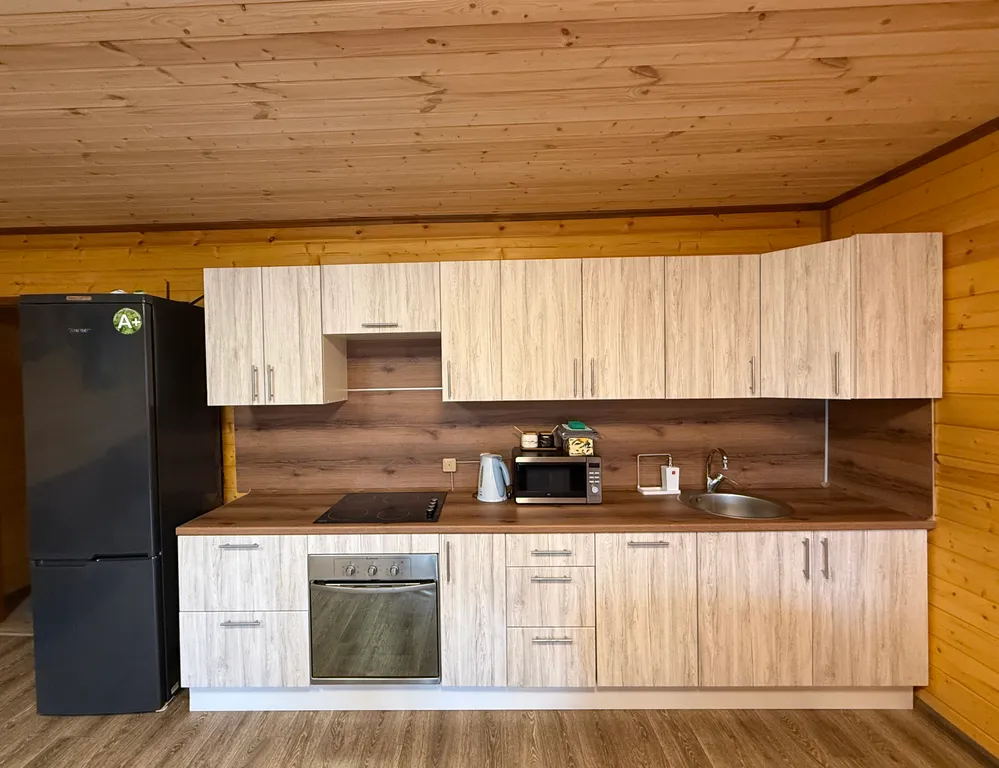 Дом на берегу речки