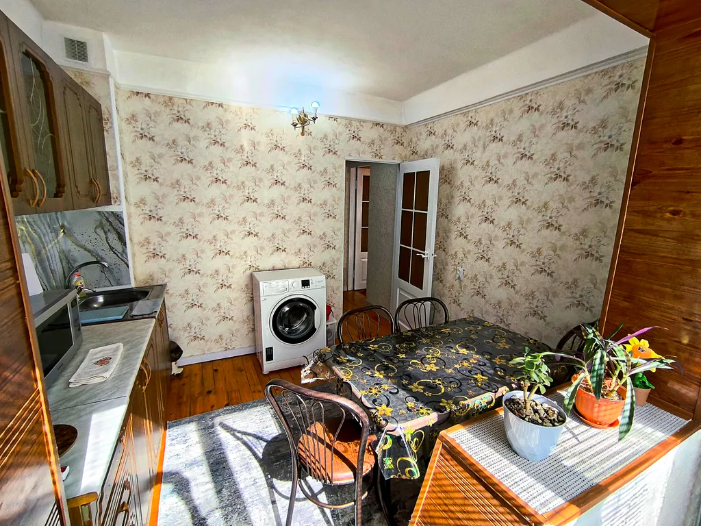 Уютная квартира рядом с морем,и шикарным видом на горы.