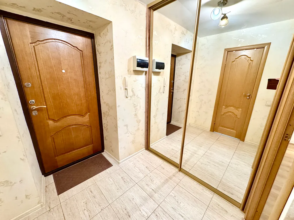 Красивая, уютная квартира в новом доме рядом с ТЦ "Космопорт"