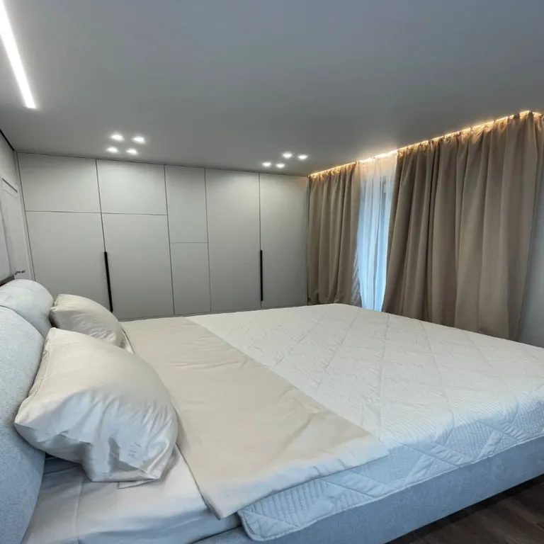 Выдающуюся квартира с дизайнерским ремонтом в центре города