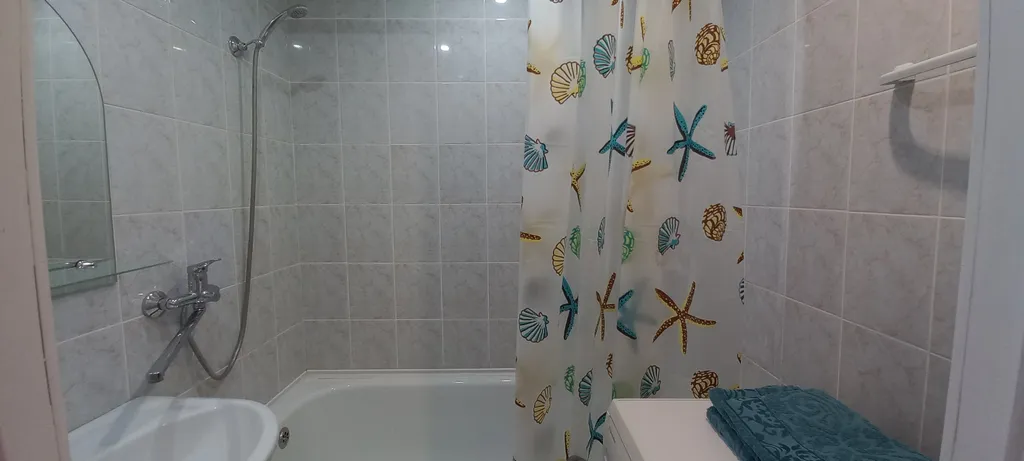 Уютная квартира с видом на красивый пруд