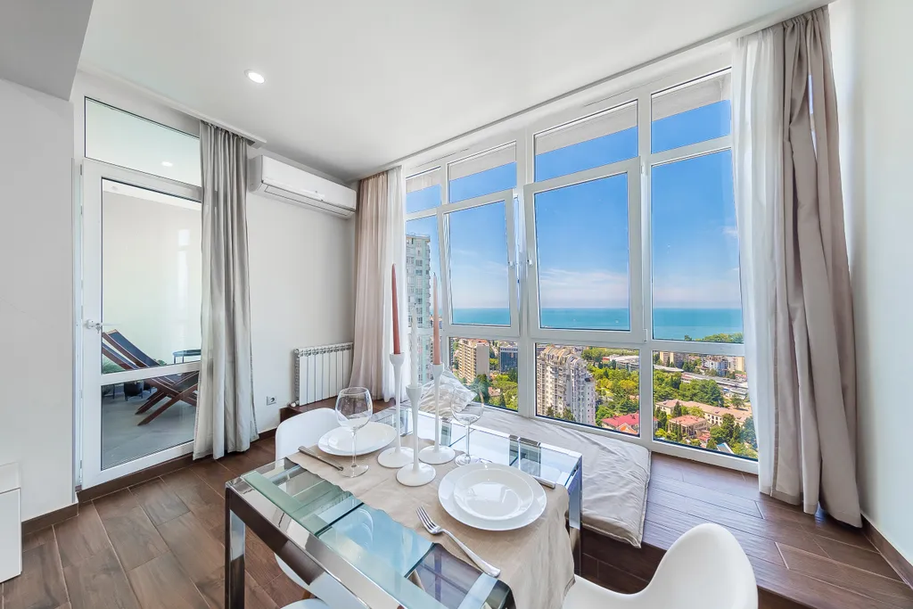 2-комнатная квартира в центре Сочи с видом на море и город