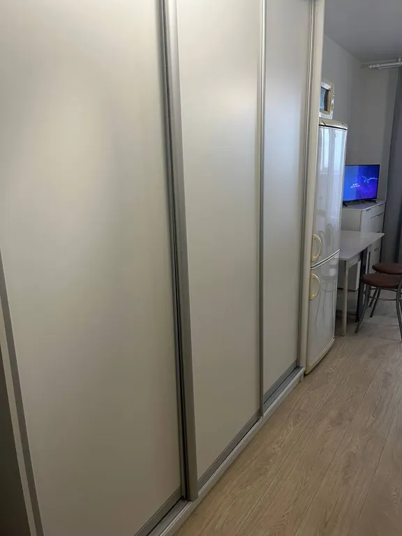 Тихая студия в новом доме с большой парковкой